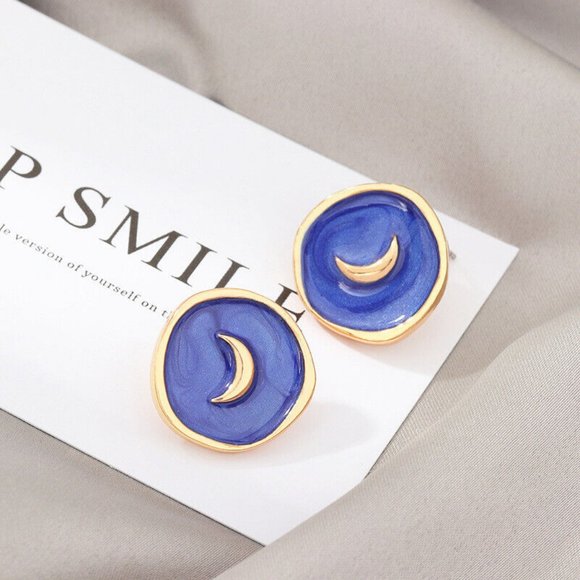 Other - **NEW! Gorgeous Round Gold Earrings - 1 Pair - BLUE MOON WHITE HEART
